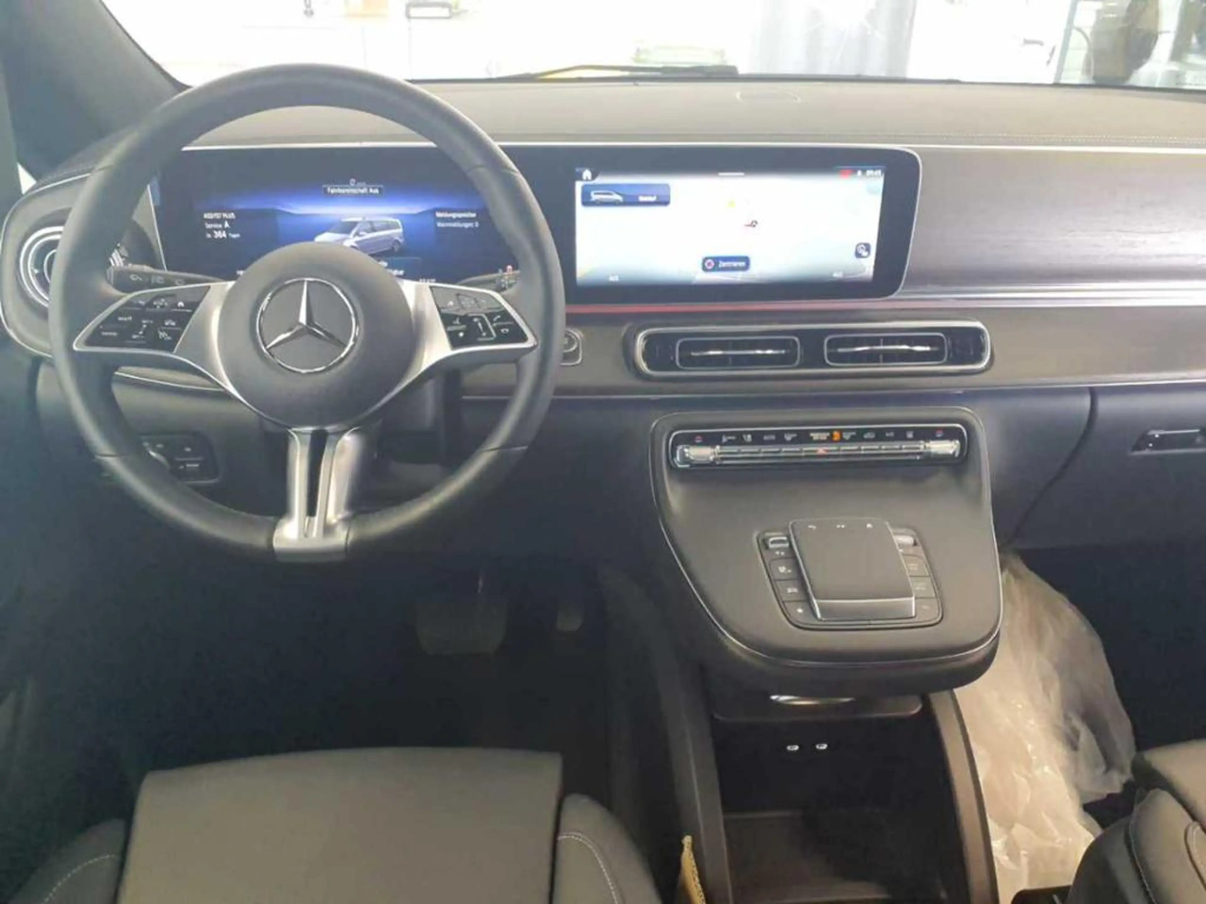 Mercedes-Benz EQV 300 AVANTGARDE Lang Panoramadach — photo 6