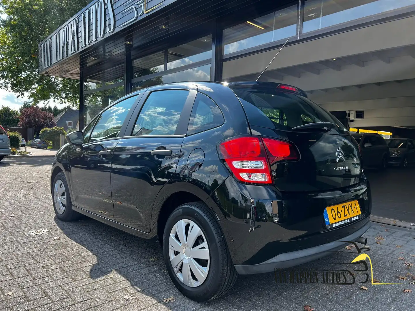 Citroen C3 Citroen C3 1.0 VTi Attraction nieuwe APK/ airco/ N Zwart - 2