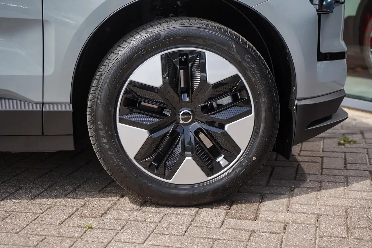Volvo EX30 2026