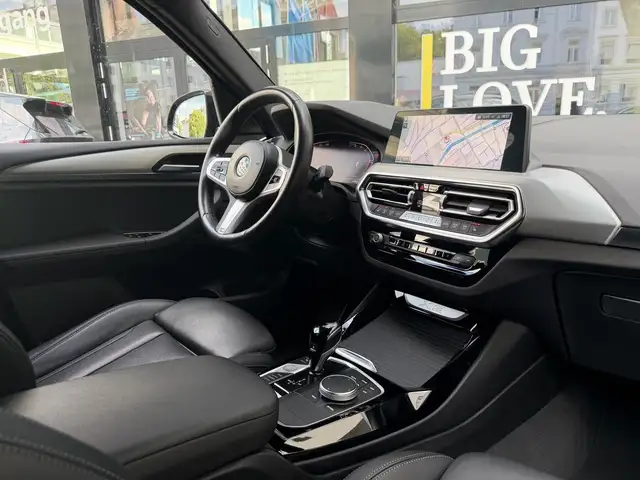 BMW X3 view 14