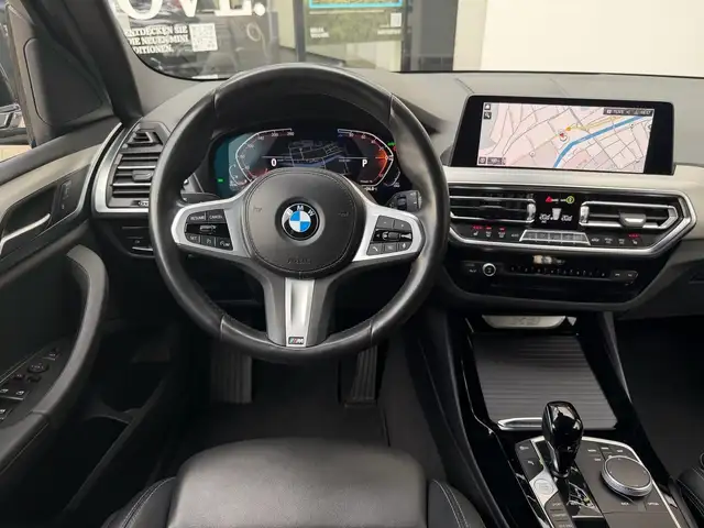 BMW X3 view 3