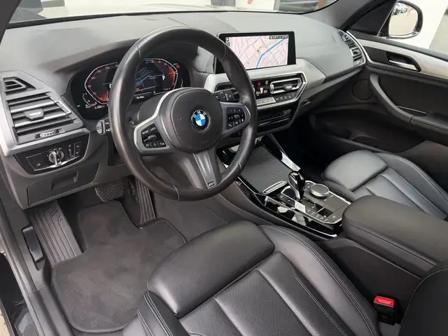 BMW X3 view 11