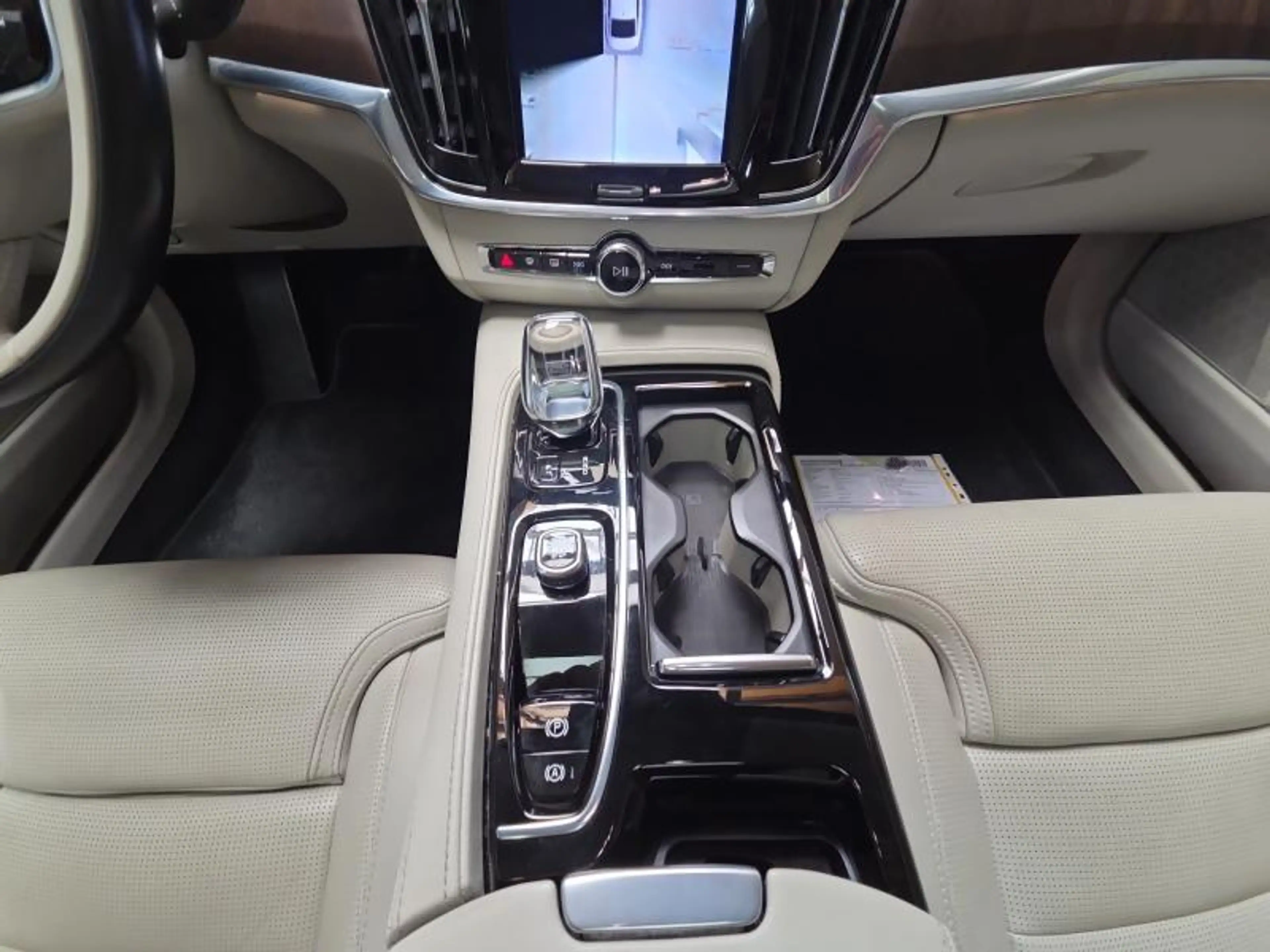 Volvo S90 Inscription T8 AWD — photo 11