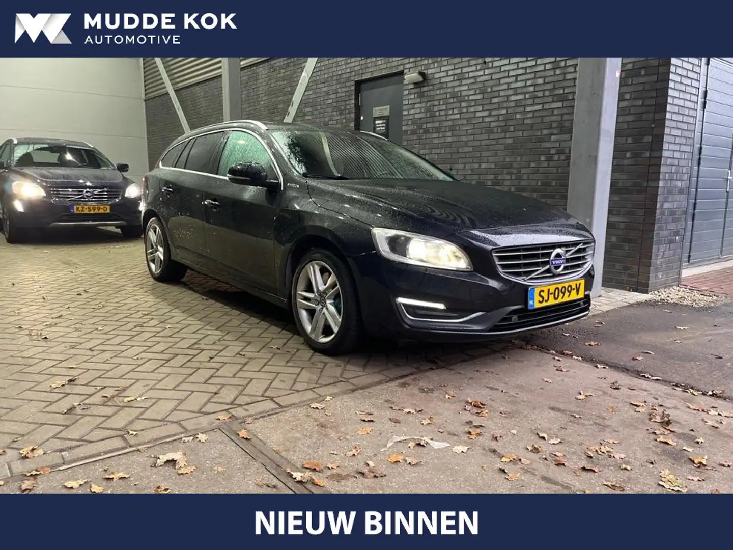 Volvo V60 2.4 D5 Summum | Schuif/kanteldak | Leder | Stoelve Noir - 1