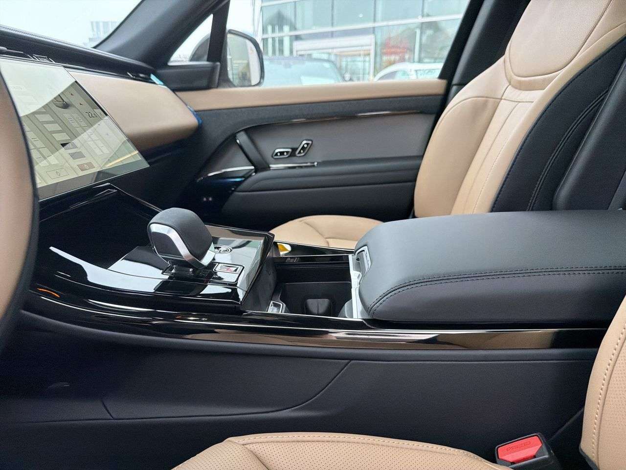 2026 Land Rover Range Rover Sport P530 Dynamic SE thumb 18