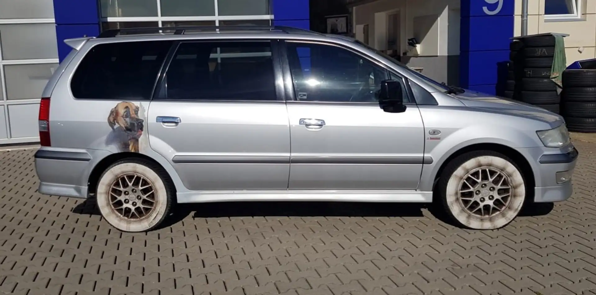 Mitsubishi Space Wagon Space Wagon GDI Motion Plus Silber - 1