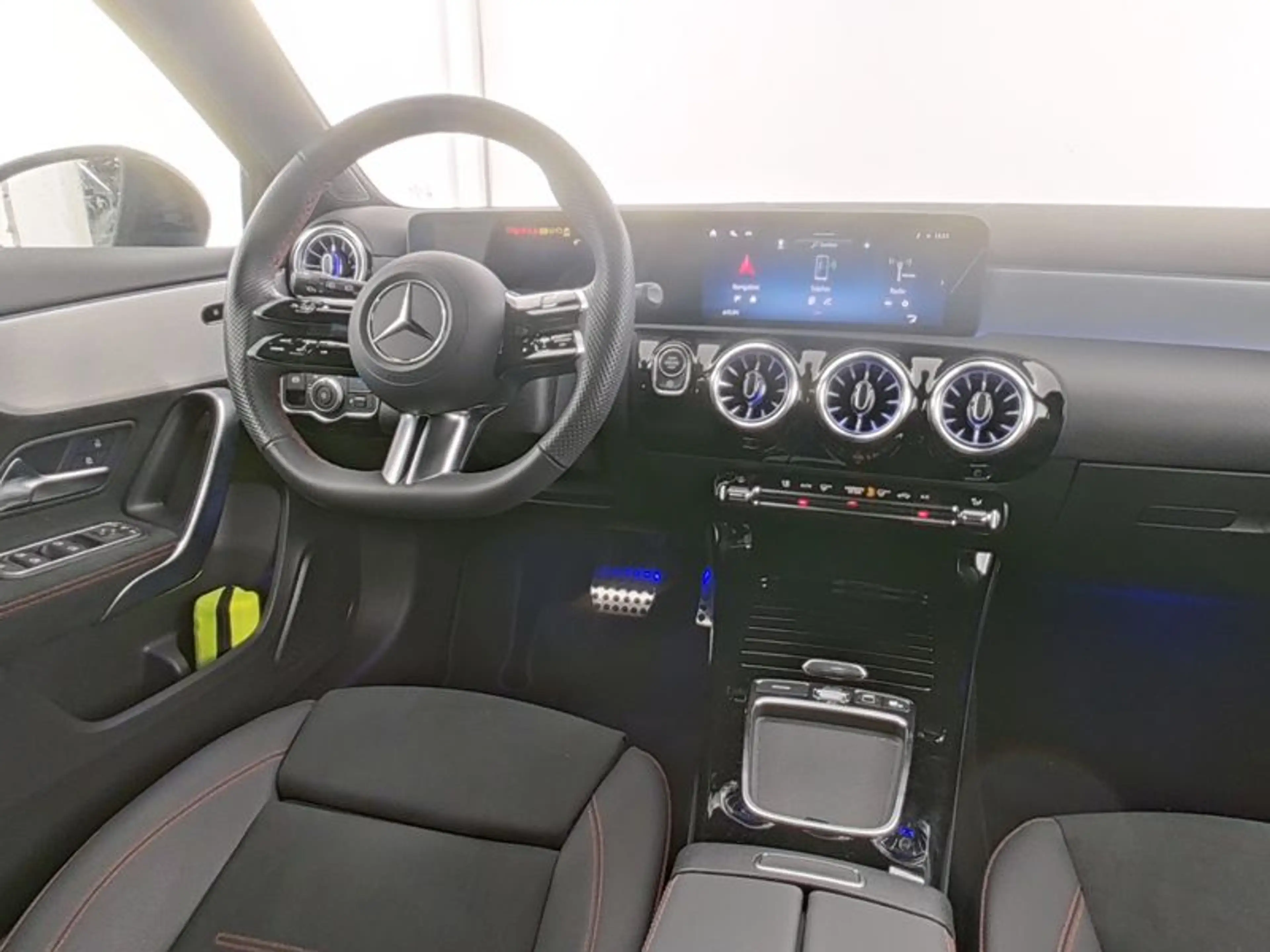 Mercedes-Benz A 220 d AMG-Sport/LED/Cam/Night/Totw/Keyl/Winter — photo 7