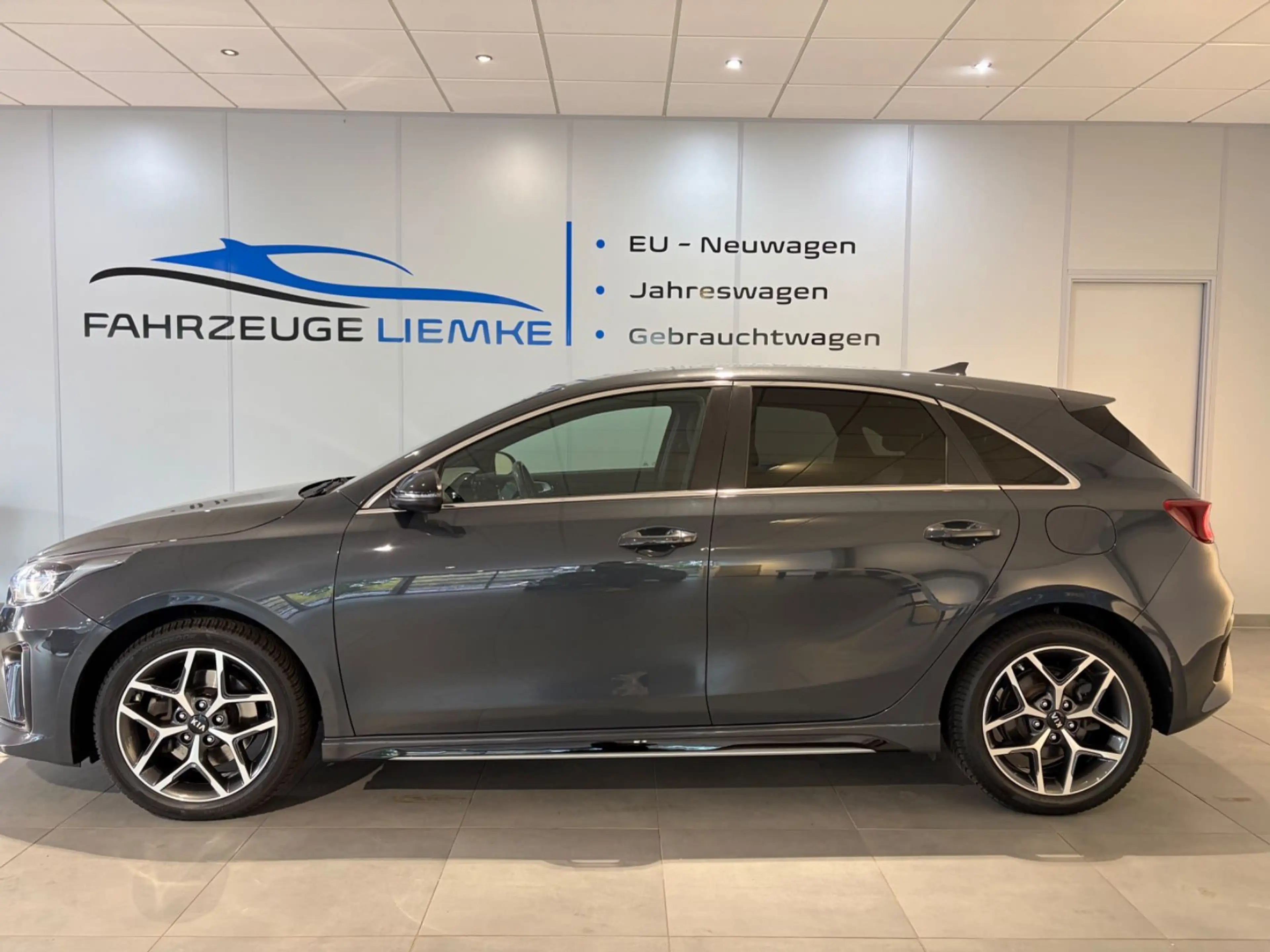 Kia Ceed / cee'd Ceed 1.4 GT-Line+Kamera+18"+LED+SHZ+Navi+1. Hand — photo 8