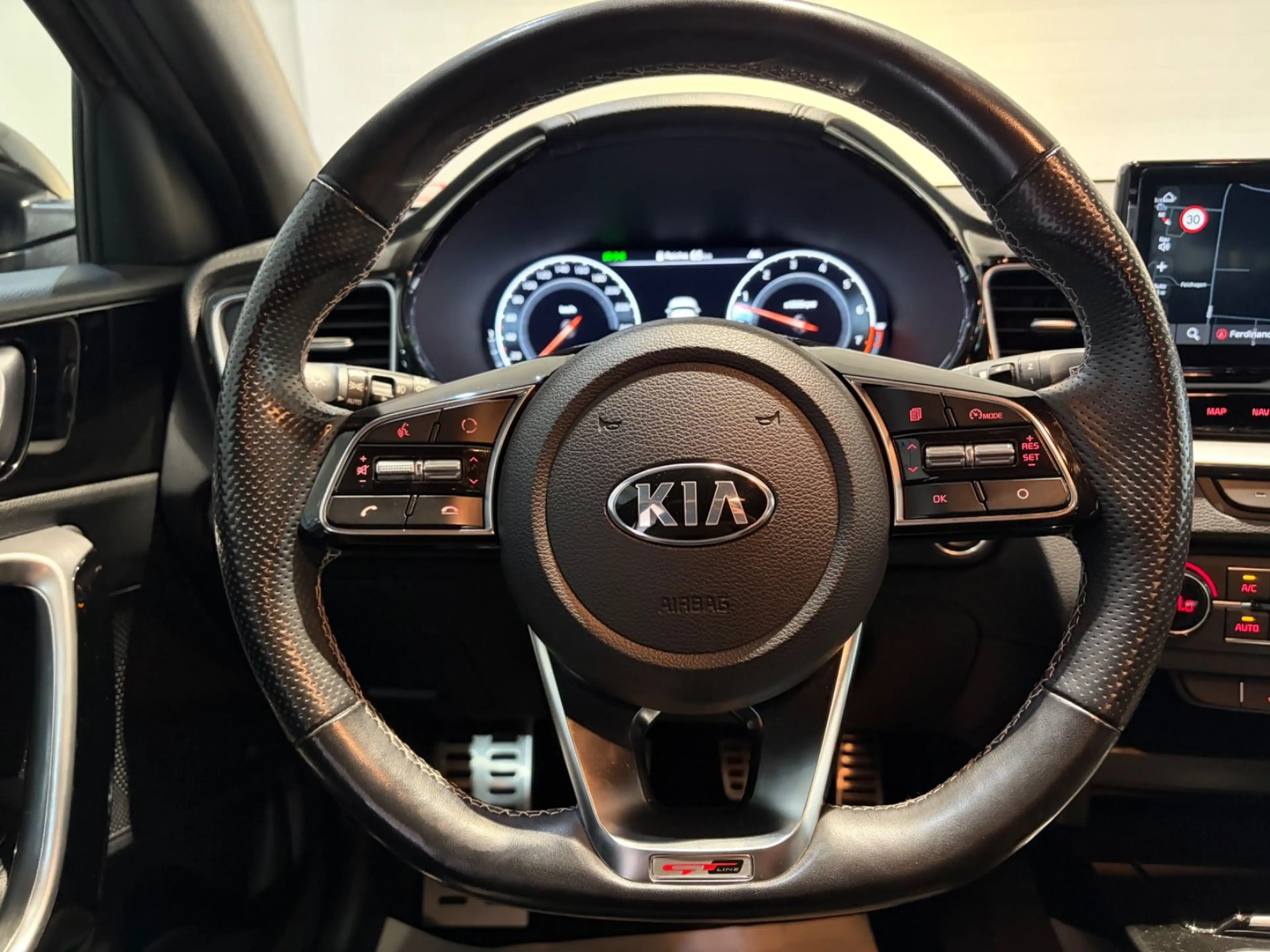 Kia Ceed / cee'd Ceed 1.4 GT-Line+Kamera+18"+LED+SHZ+Navi+1. Hand — photo 14