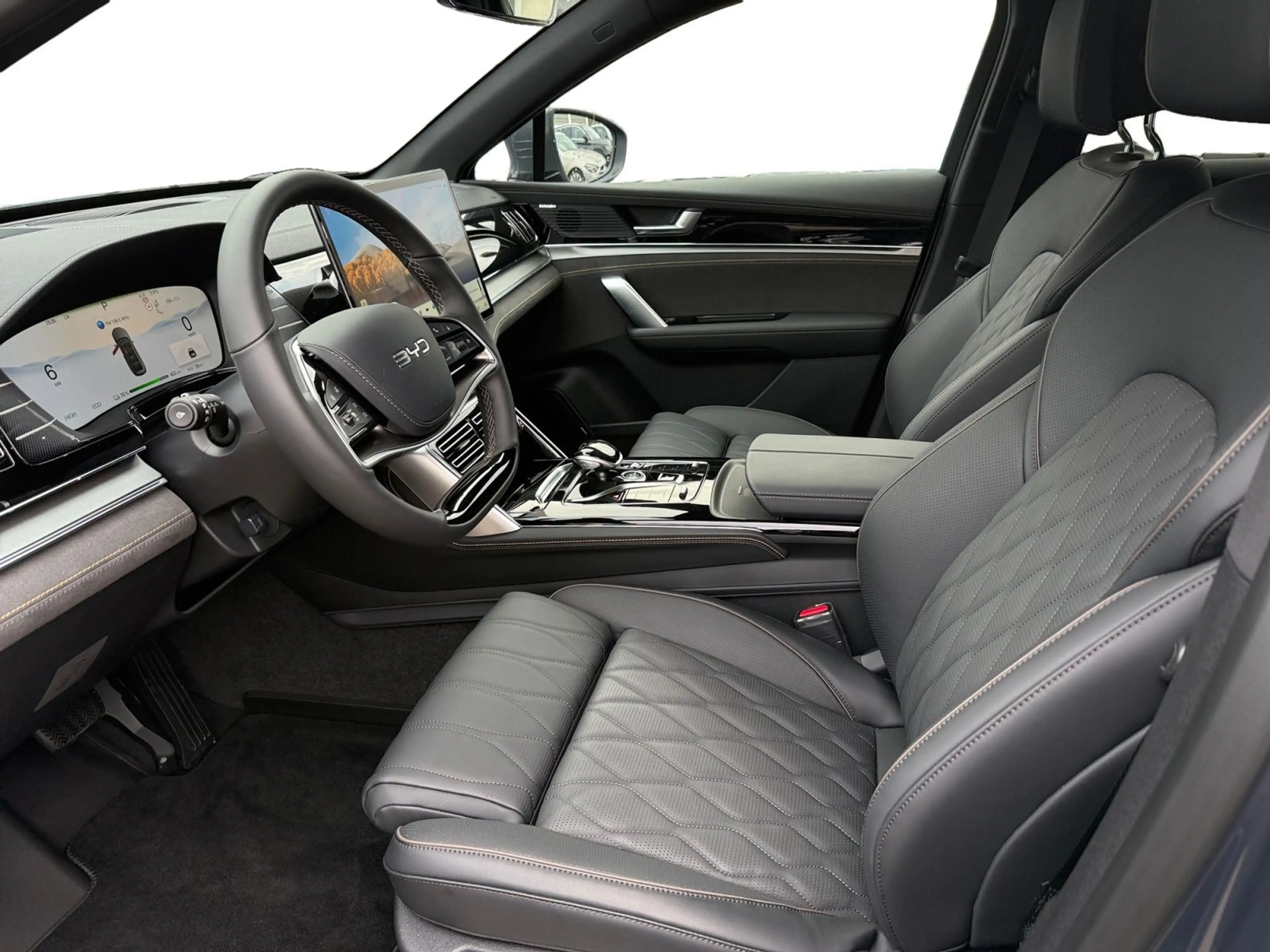 BYD Tang Tang Flagship EV — photo 8