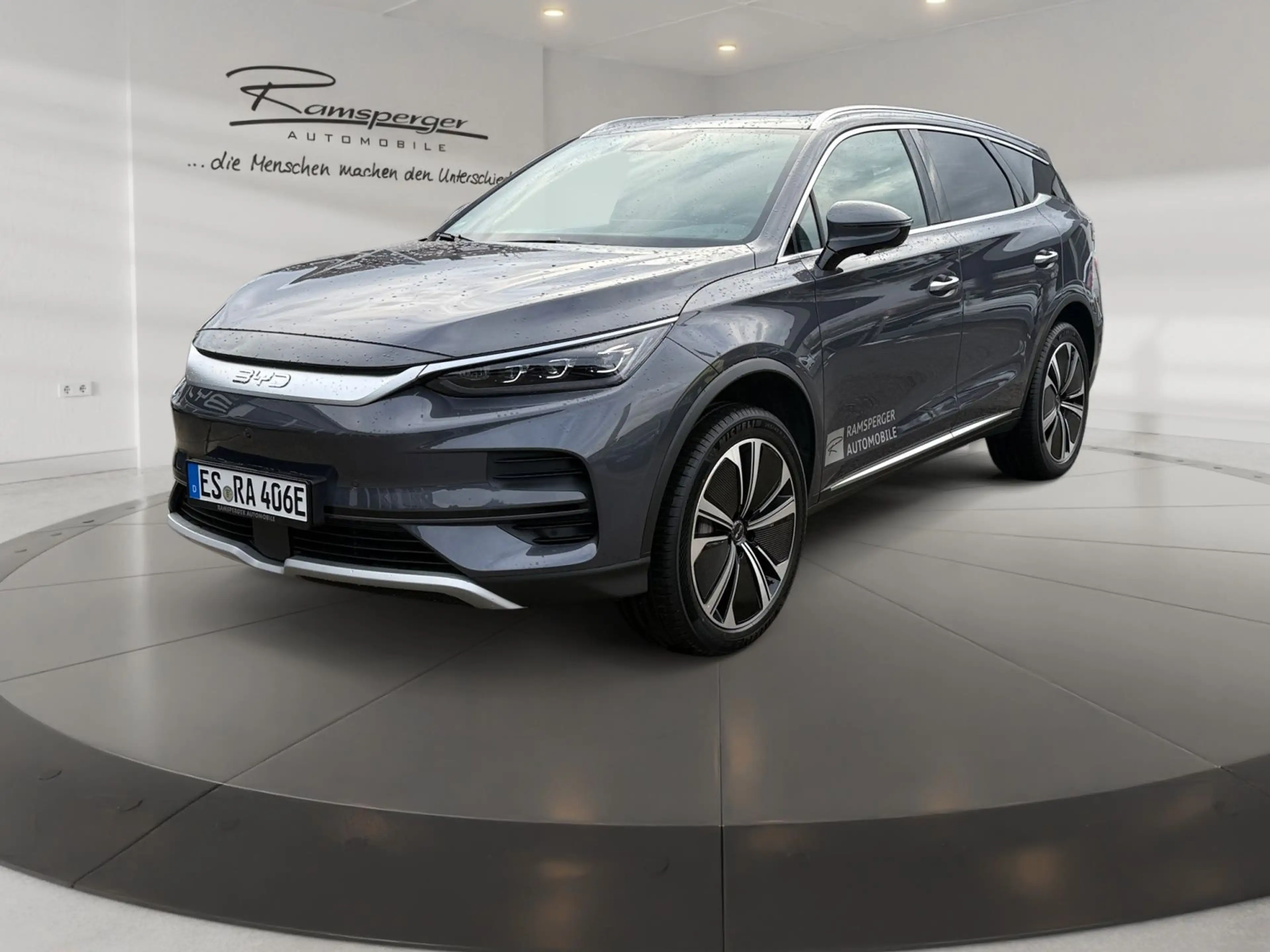 BYD Tang Tang Flagship EV — photo 2