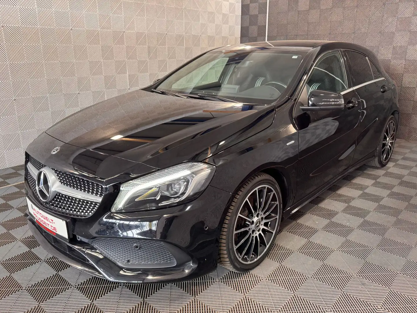 Mercedes-Benz A 250 BE*LED*HARMAN-MEMORY-PDC-DIAMANT-SHZ-18" Schwarz - 2