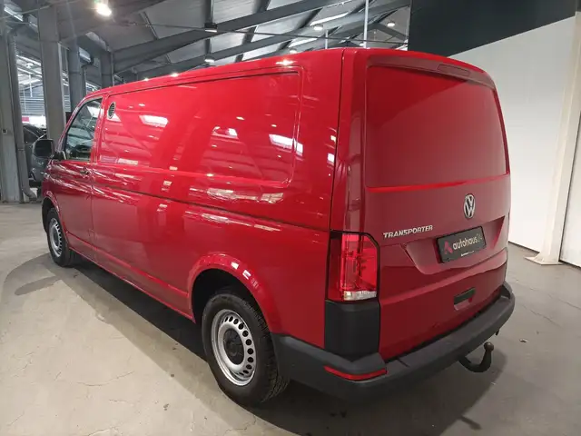 Volkswagen Transporter view 4