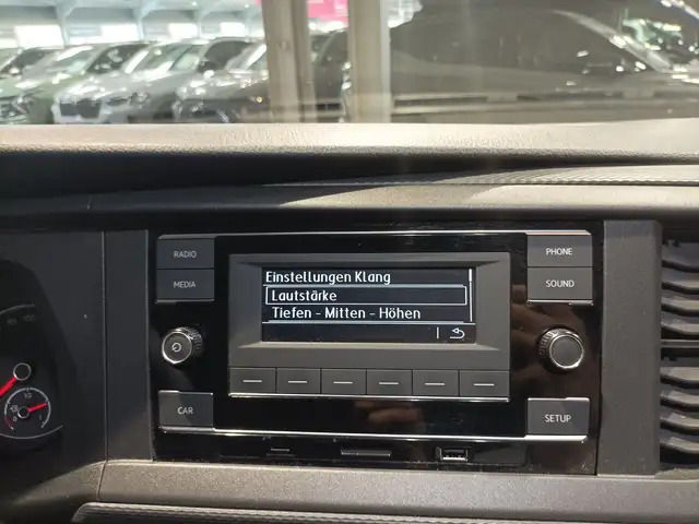 Volkswagen Transporter view 11