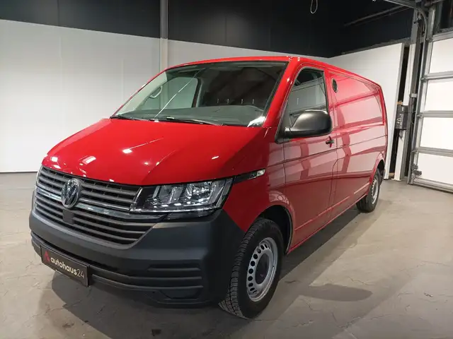 Volkswagen Transporter view 3