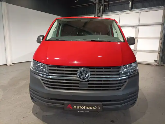 Volkswagen Transporter view 2