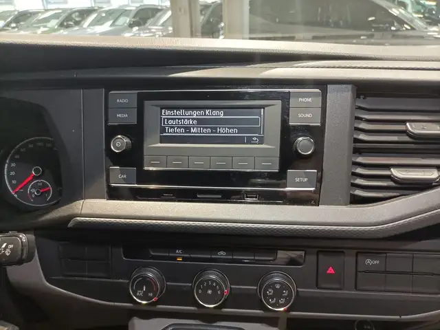 Volkswagen Transporter view 12