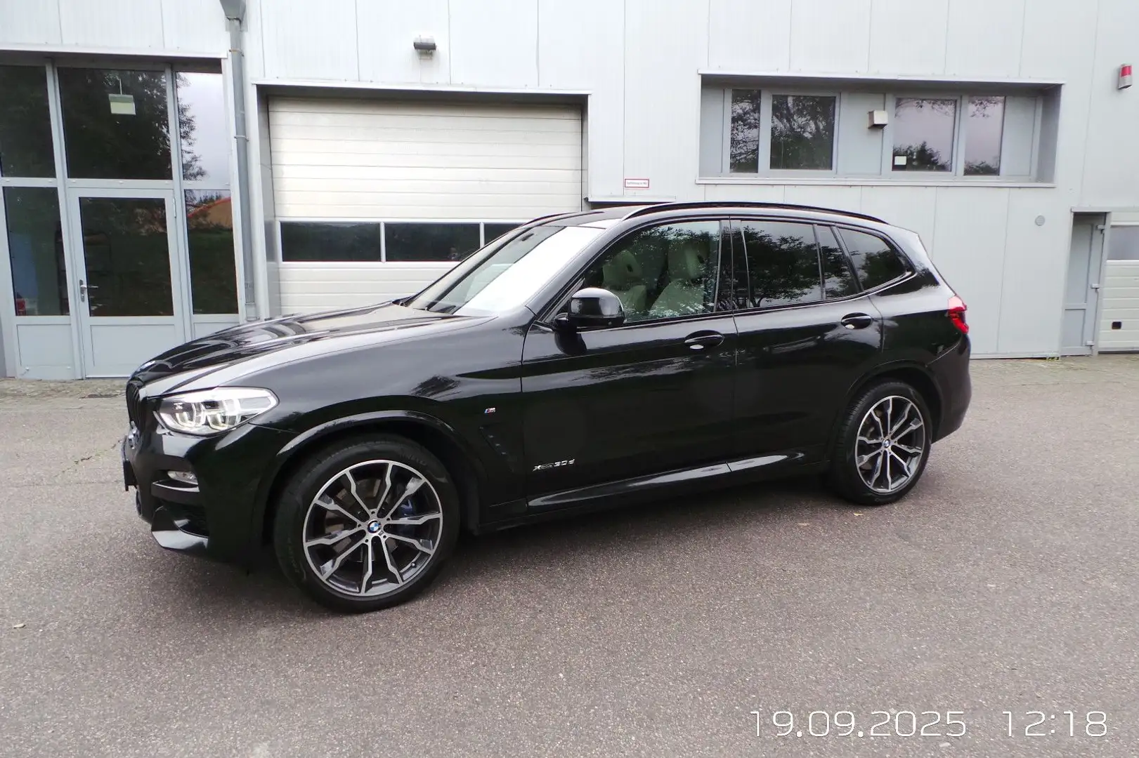 BMW X3 xDrive 30 d M Sport Voll !! Schwarz - 2