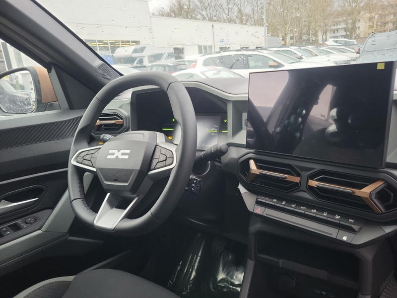 Dacia Duster III TCe 130 Extreme 1.2 Mild-Hybrid EU6e Digitales — photo 12