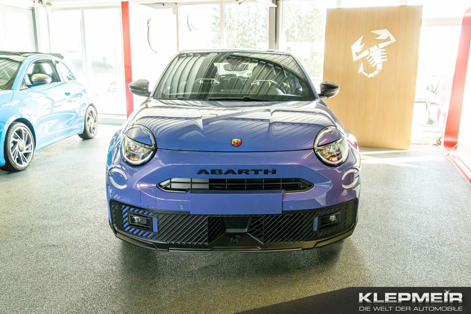 Abarth 600e Scorpionissima Rot - 2