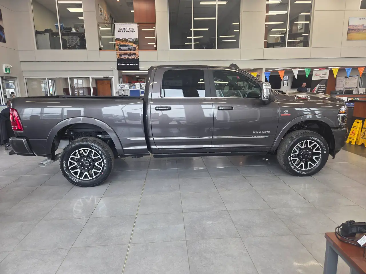 RAM 2500 снимка RAM 2500