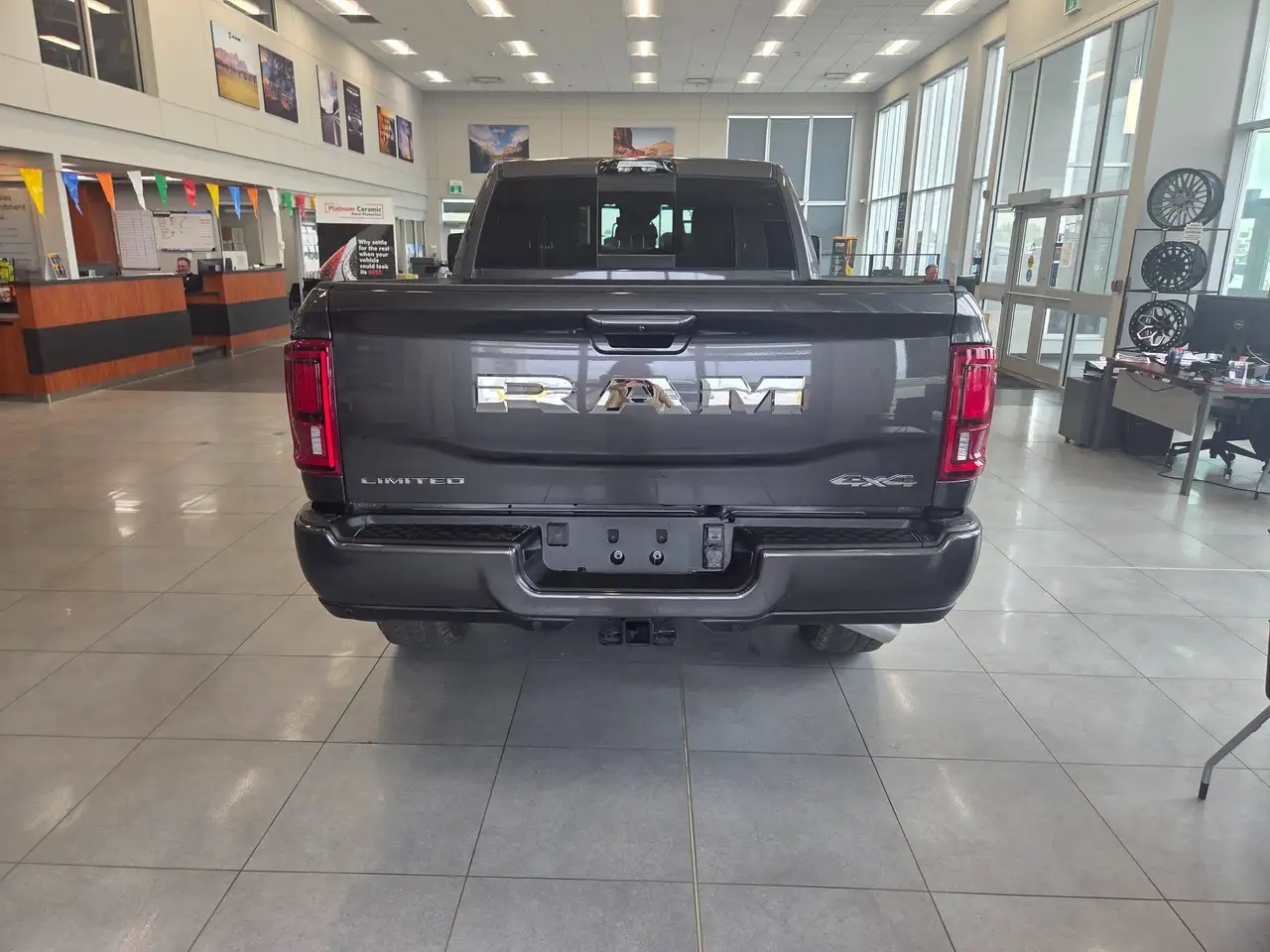 RAM 2500 снимка RAM 2500