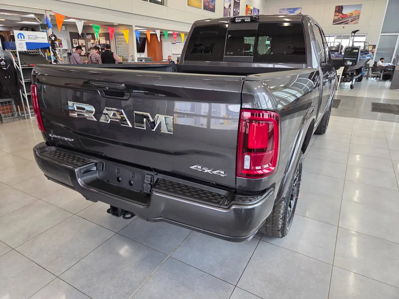 RAM 2500 снимка RAM 2500