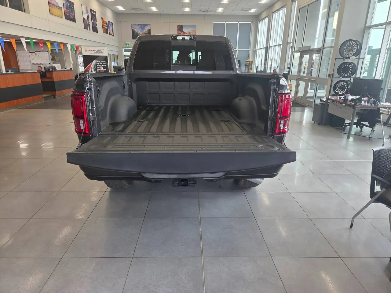 RAM 2500 снимка RAM 2500