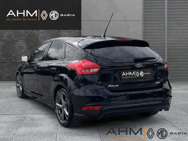 Ford Focus view 3