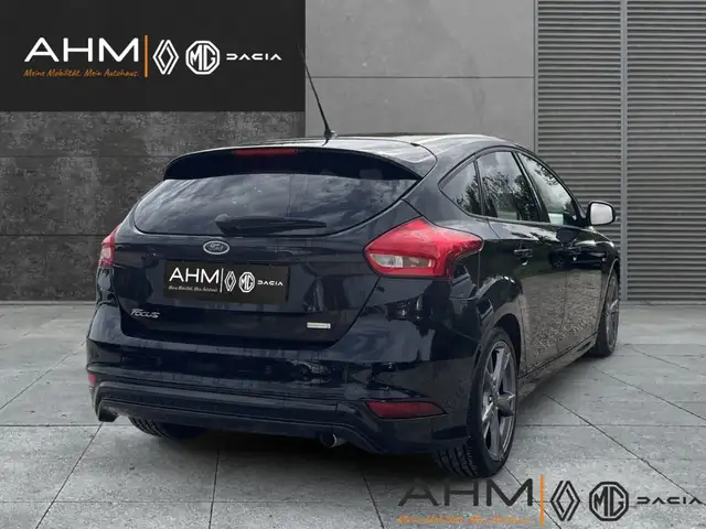 Ford Focus view 5