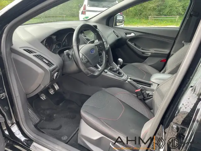Ford Focus view 15