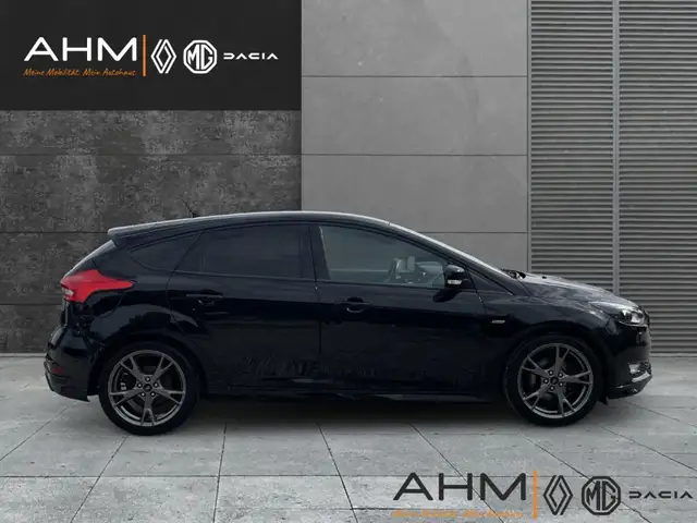 Ford Focus view 6