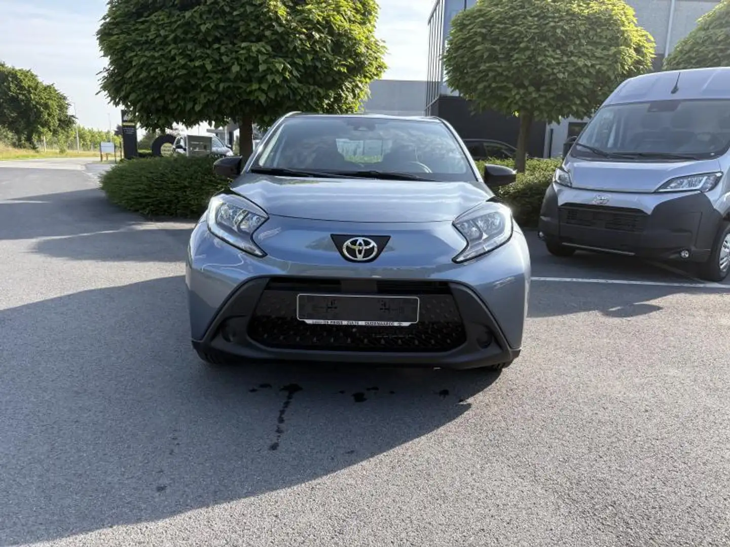 Toyota Aygo X play Gris - 2