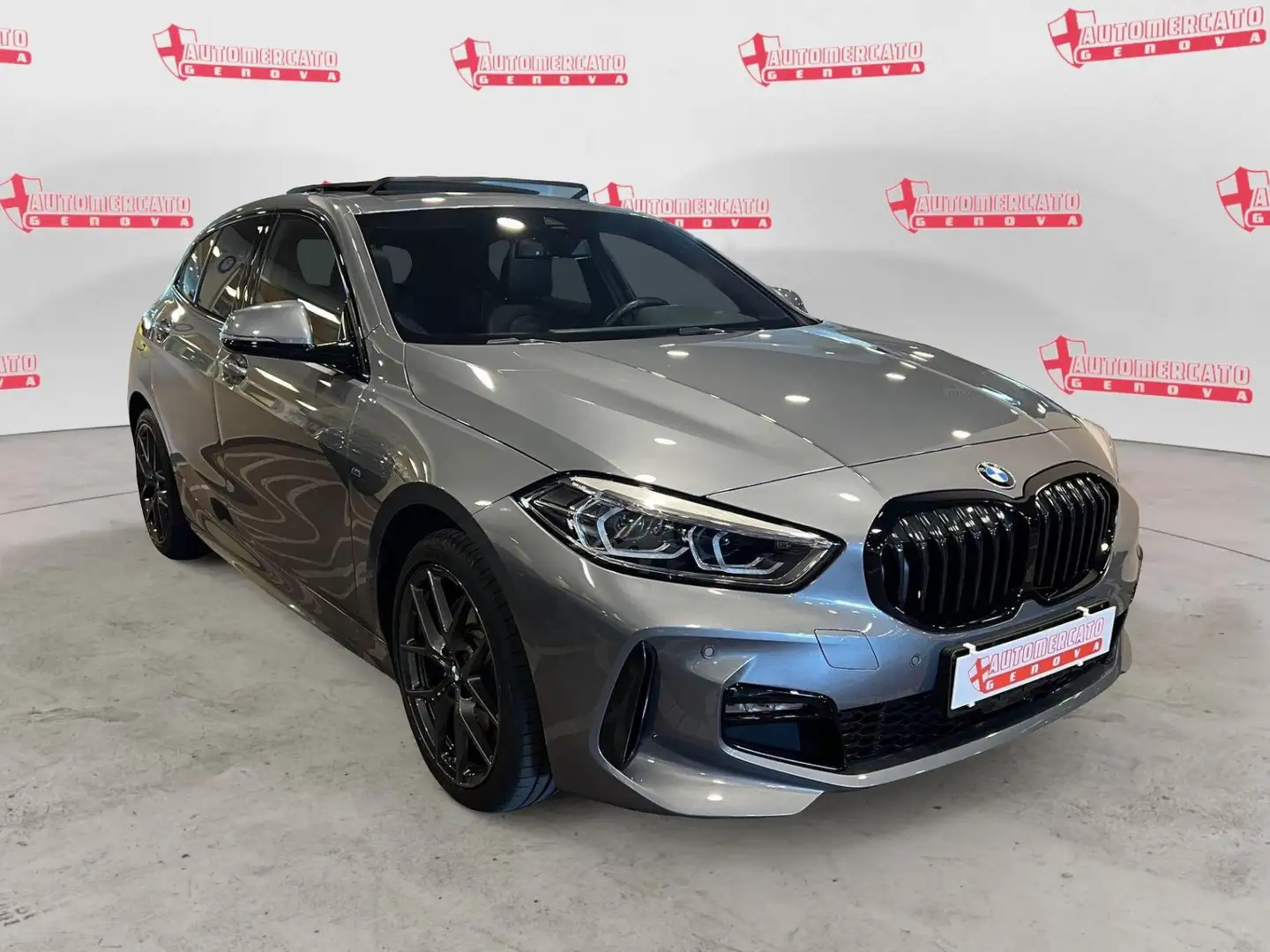 BMW 120 120i 5p. Msport TETTO/PELLE/PALETTE/PACK NERO Grau - 2