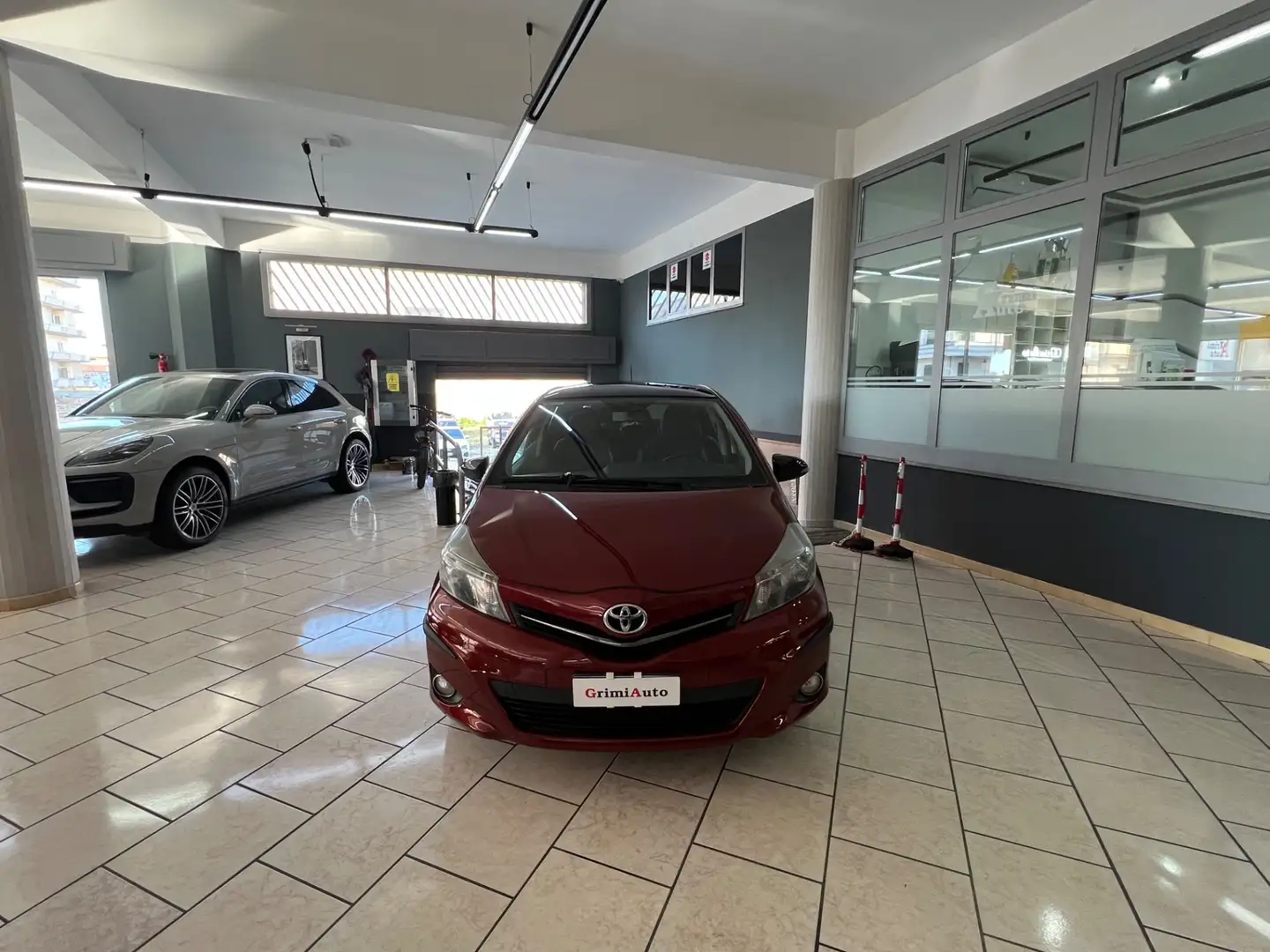 Toyota Yaris 1.4 D-4D 5 porte Lounge Rot - 2