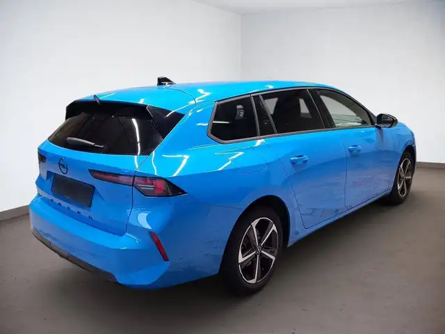 Opel Astra view 5
