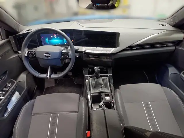 Opel Astra view 9