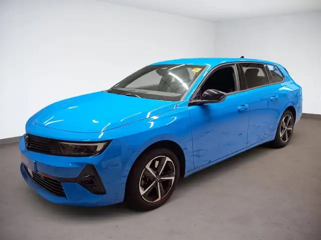 Opel Astra view 3