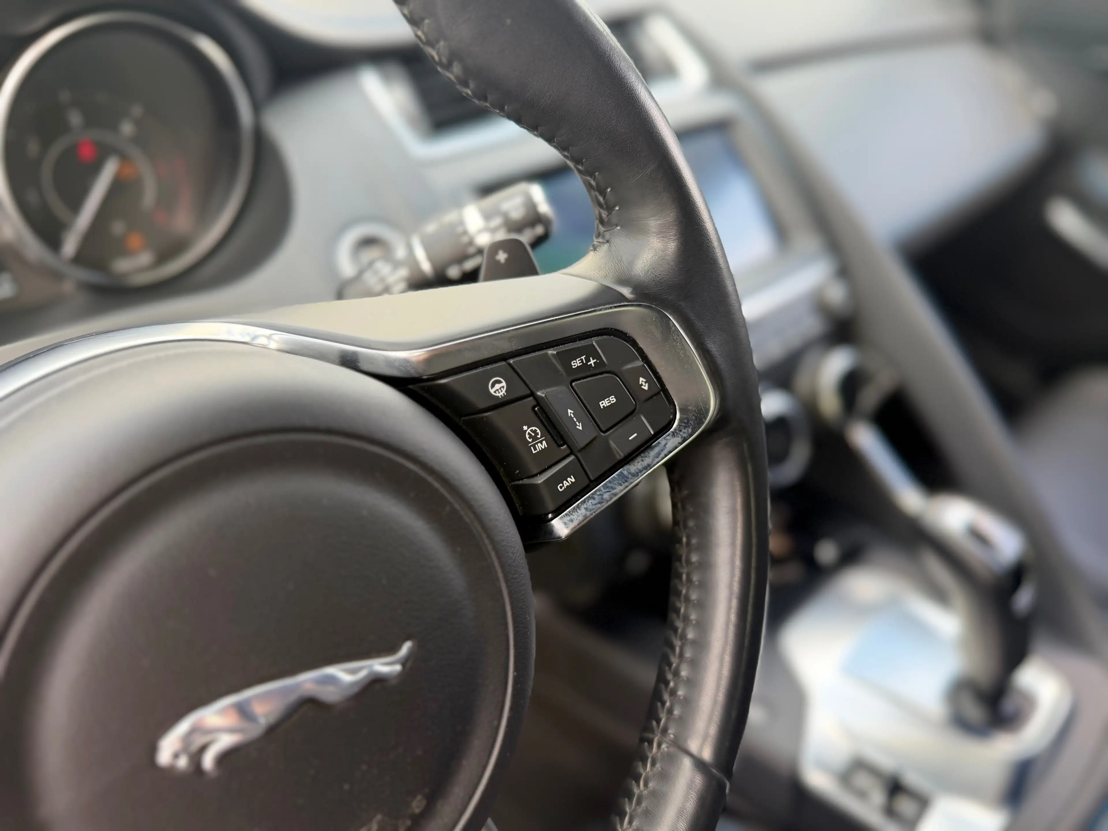 Jaguar E-Pace 2.0 D R-Dynamic NO START — photo 14