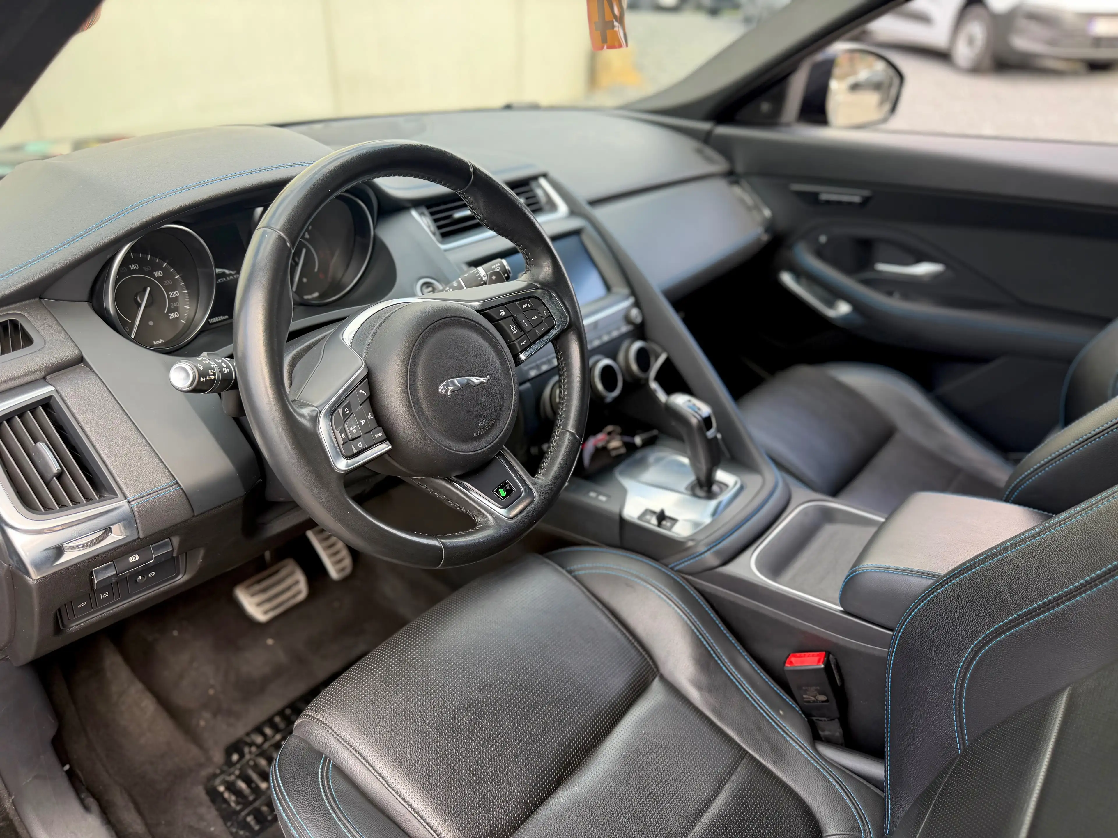 Jaguar E-Pace 2.0 D R-Dynamic NO START — photo 11