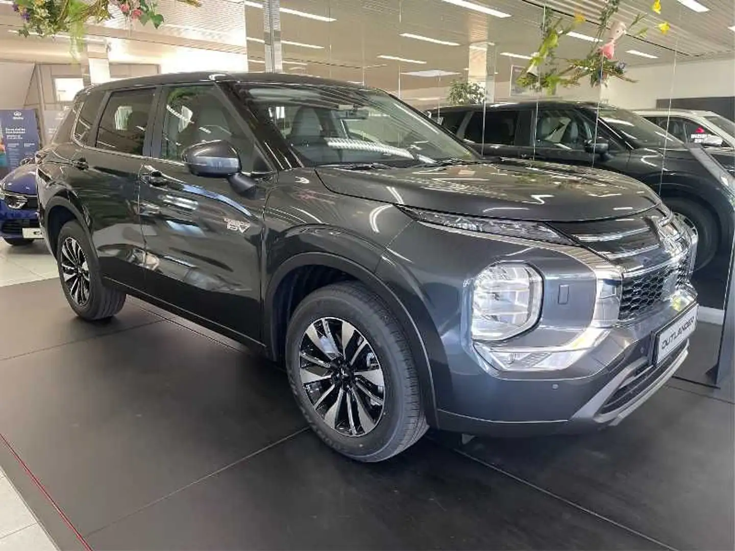 Mitsubishi Outlander 2.4L PHEV PLUS Grau - 1