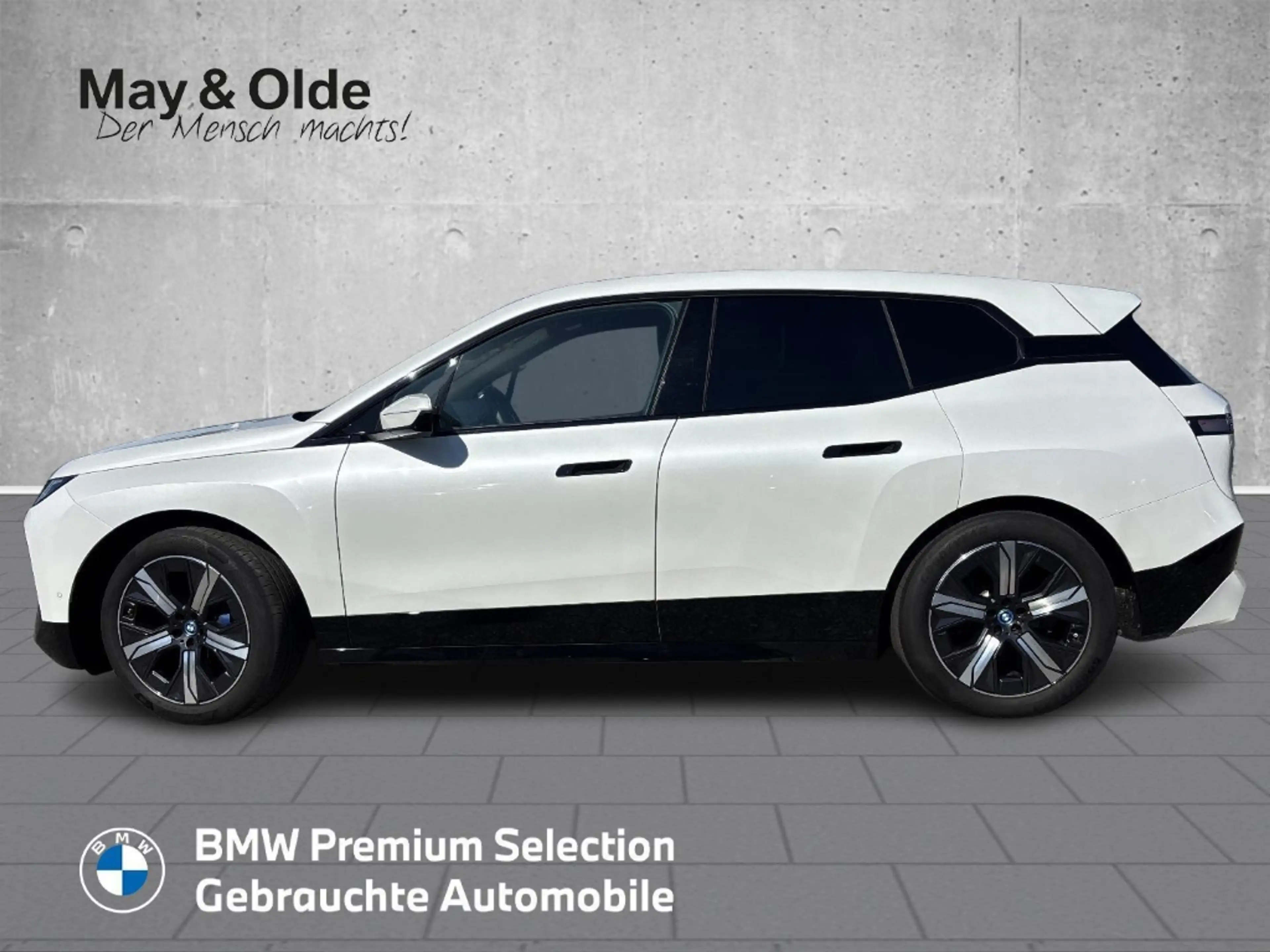 BMW iX XDRIVE40 AHK-el. klappb. AHK-klappbar AHK El. Pano — photo 2