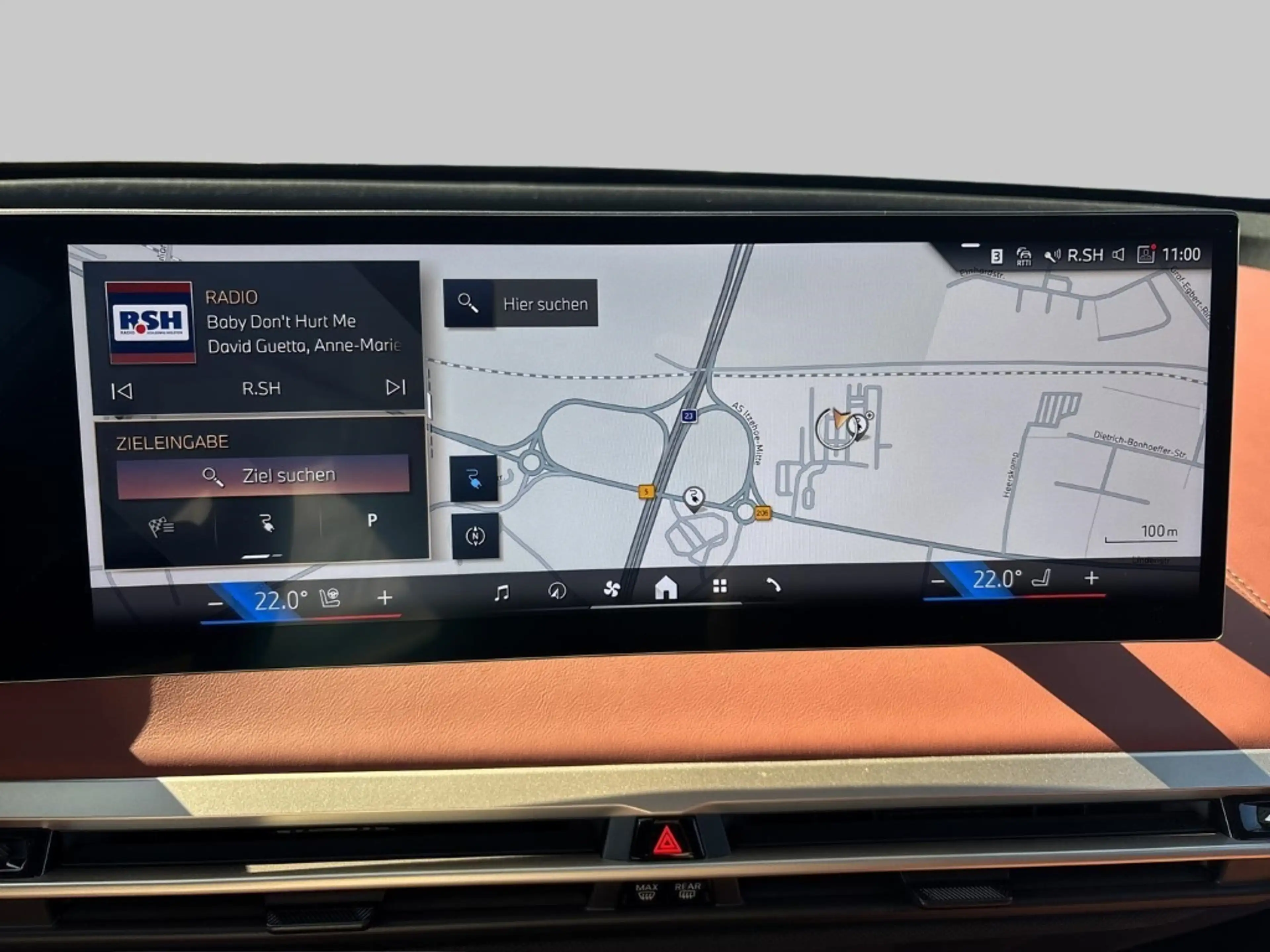 BMW iX XDRIVE40 AHK-el. klappb. AHK-klappbar AHK El. Pano — photo 11