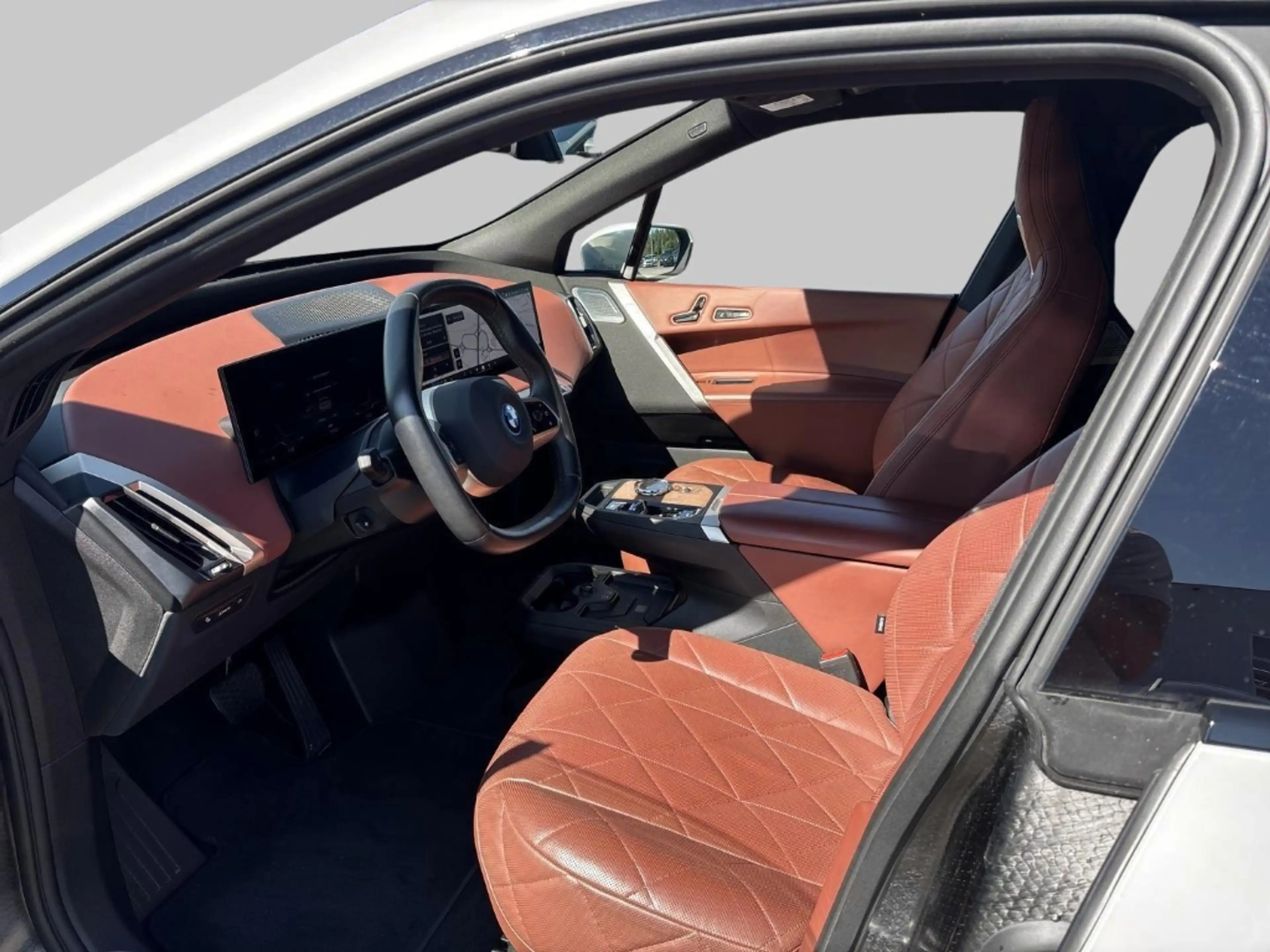 BMW iX XDRIVE40 AHK-el. klappb. AHK-klappbar AHK El. Pano — photo 9