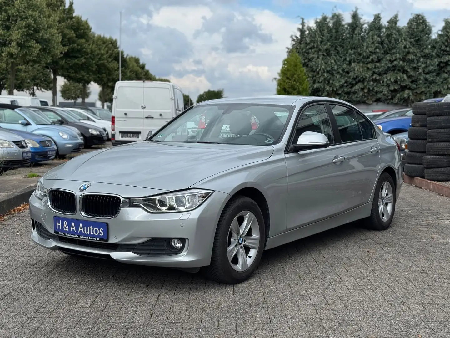 BMW 320 d Lim. | Xenon | Navi | Sitzheizung | PDC Silber - 1
