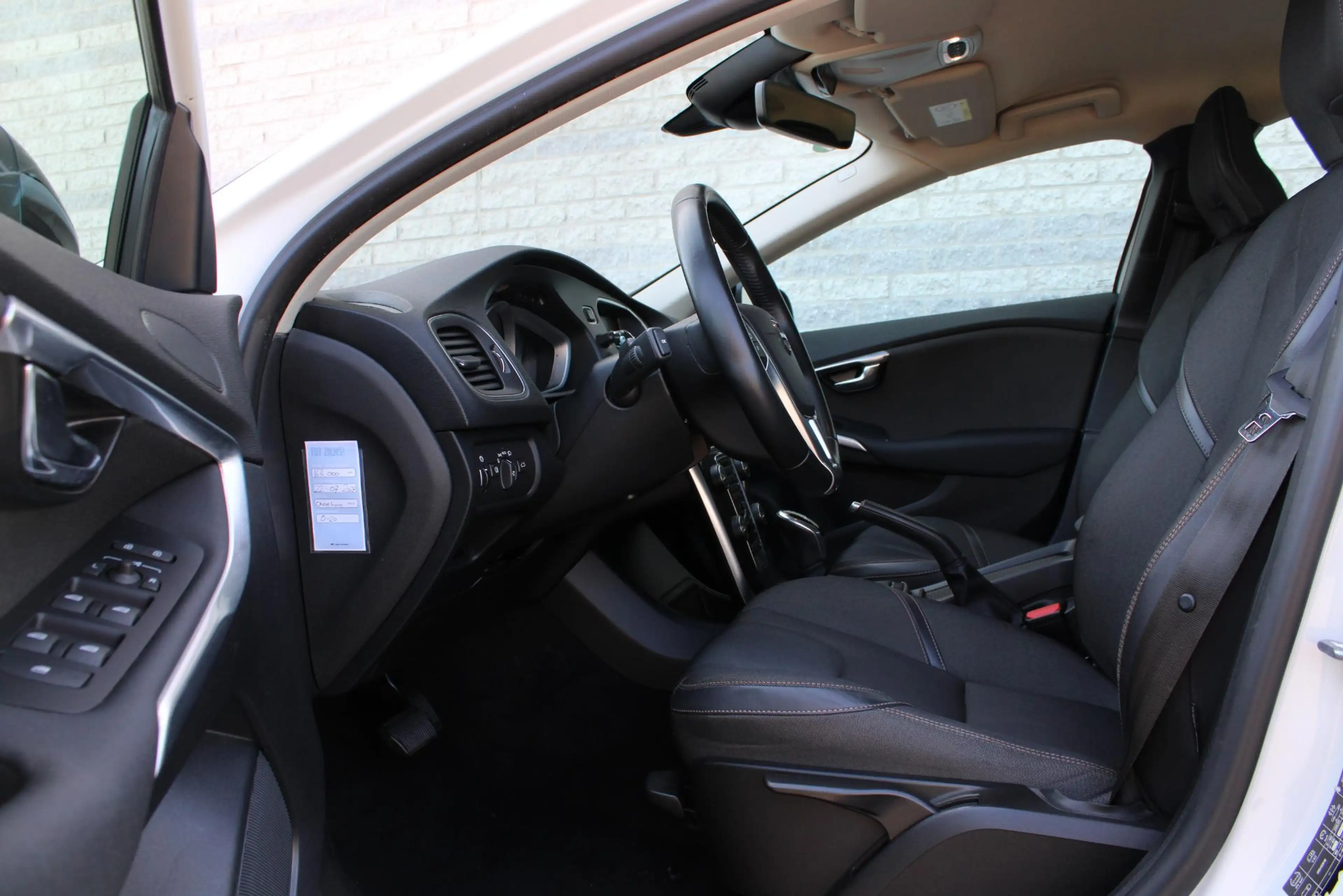 Volvo V40 Cross Country 1.5 T3 Edition+ | Achteropkomend verkeer waarschuw — photo 9