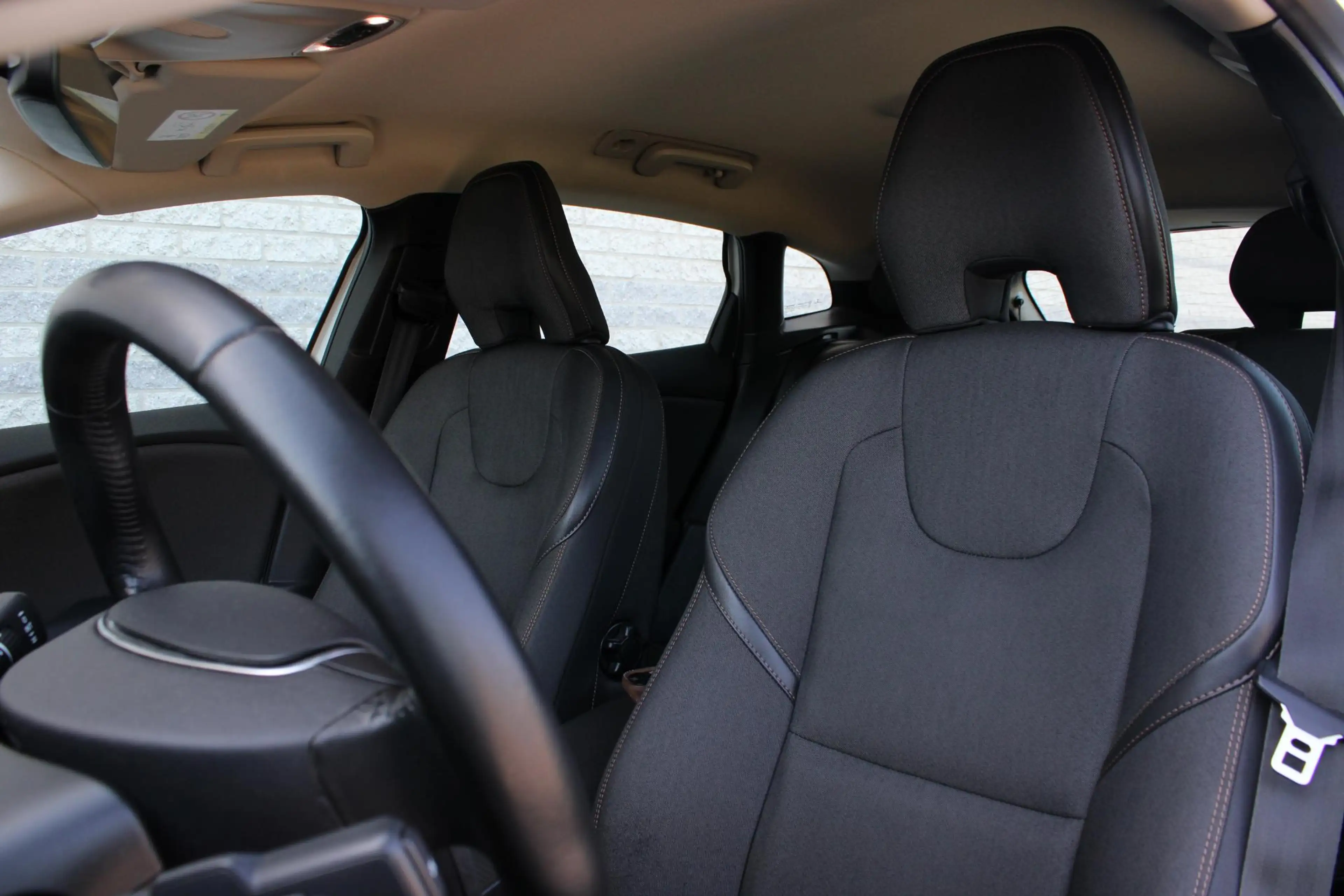Volvo V40 Cross Country 1.5 T3 Edition+ | Achteropkomend verkeer waarschuw — photo 10