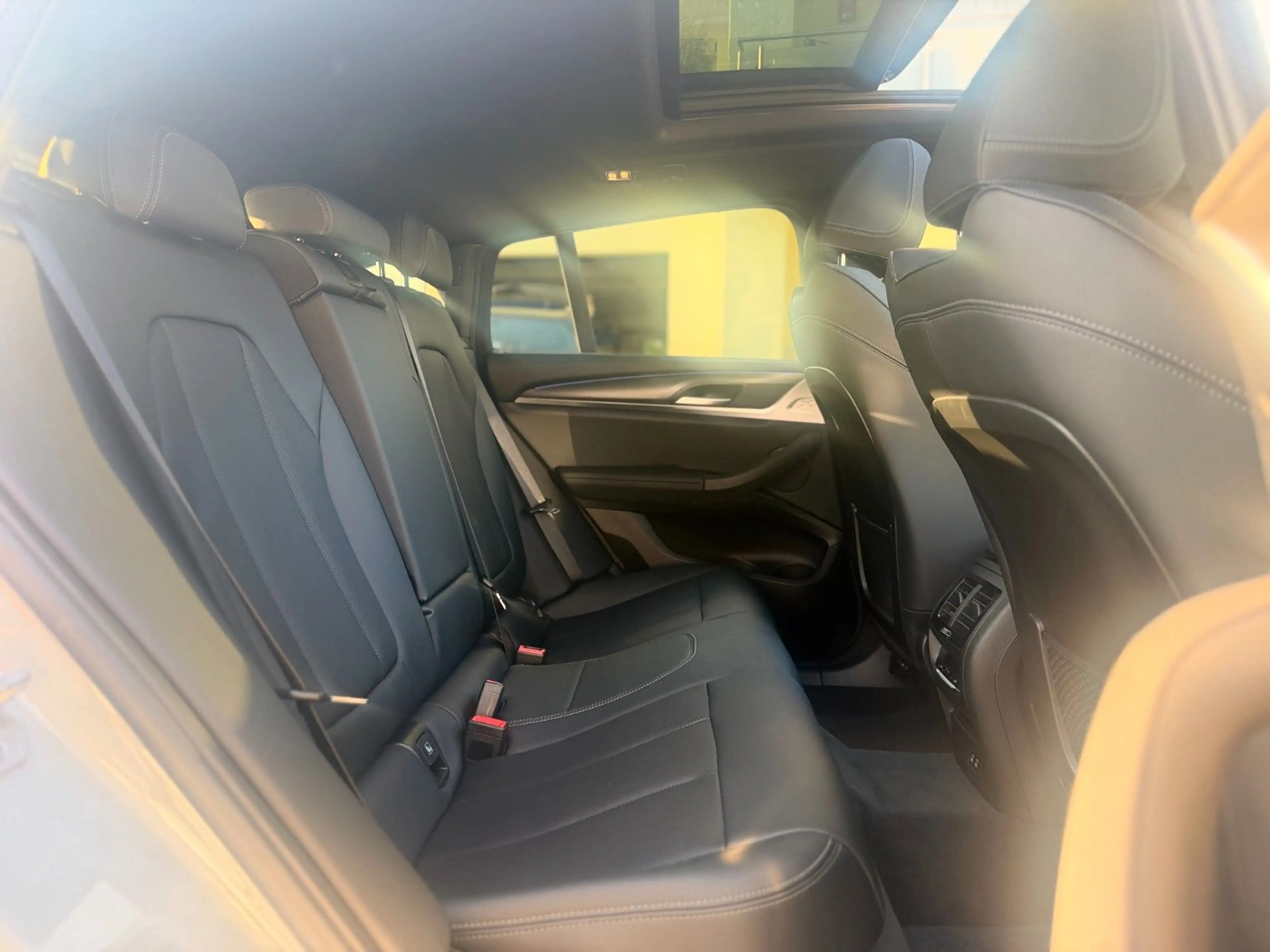BMW X4 xDrive 30i M Automobile 245 PS AHK PANO LASER — photo 14