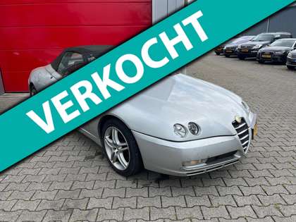 Alfa Romeo Spider 2.0 JTS Turismo VOOR DE HOBBY-IST OF DE DOE HET ZE