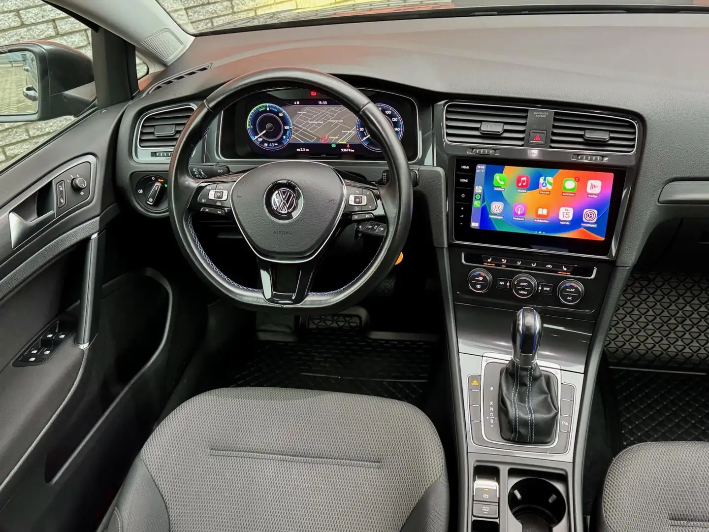 Volkswagen e-Golf Carplay Virtual Stoelvw ACC PDC Led 18inch Gris - 2